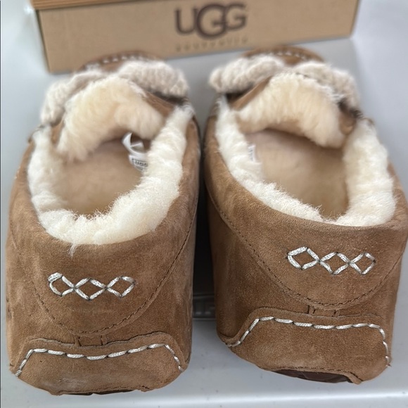 UGG Chestnut Ansley Knit Bow Moccasin Slippers - Picture 8 of 12